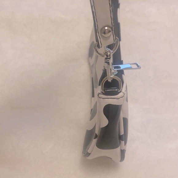 Cow baguette purse - Picture 2 of 3